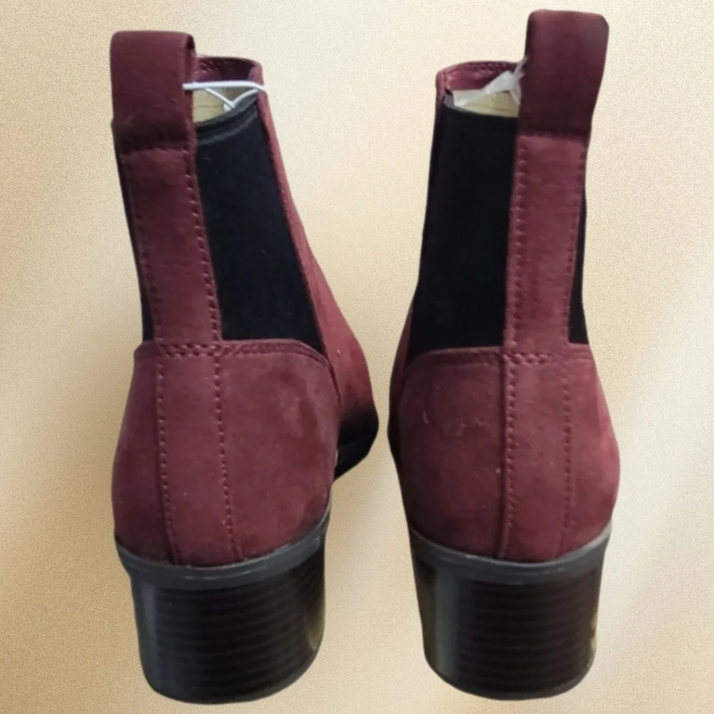 A NEW DAY GWEN Burgundy Faux Suede Ankle Boots Women's Size: 9
